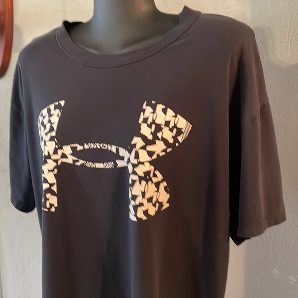 Large Under Armour The Girlfriend Tee black white graphic short sleeve shirt top - Picture 6 of 15